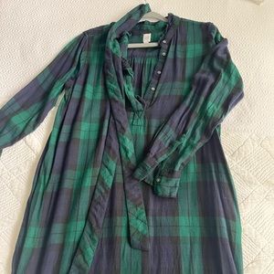 Gap women’s green and blue classic pattern thin flannel dress